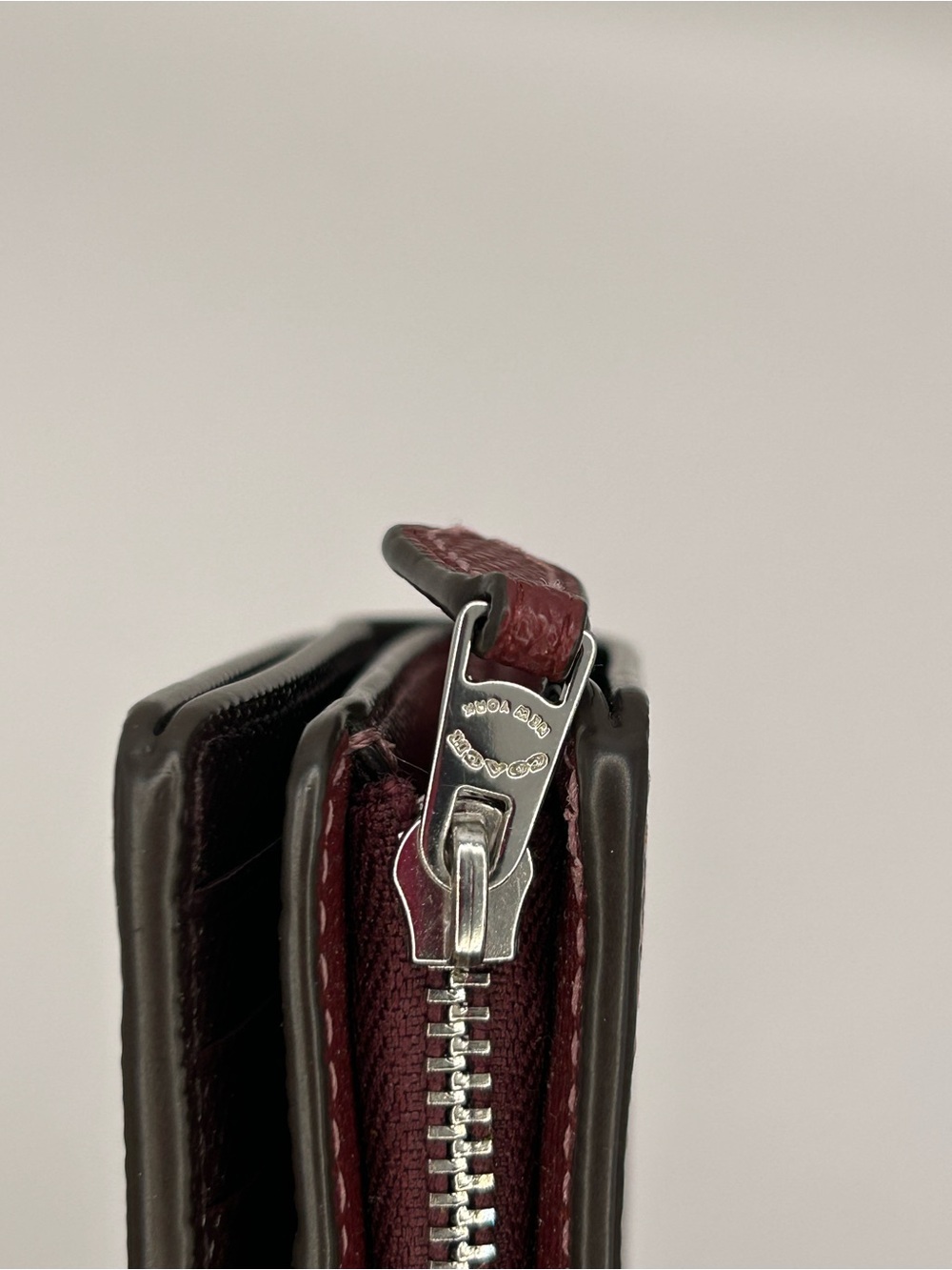 Coach Cross Grain Leather Corner Zip Wallet - Picture 5 of 10